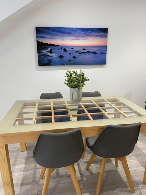 Maisy Lodge - Two Bed Lux Flat - Parking, Netflix, Wifi - Close To Blenheim Palace & Oxford - F2 Kidlington Eksteriør bilde