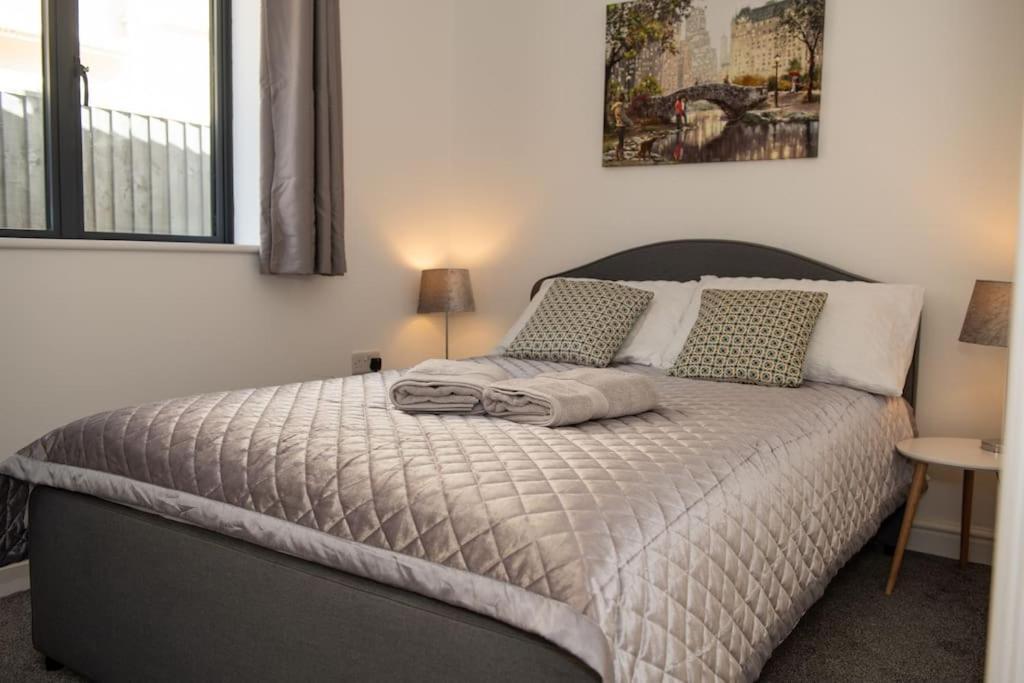 Maisy Lodge - Two Bed Lux Flat - Parking, Netflix, Wifi - Close To Blenheim Palace & Oxford - F2 Kidlington Eksteriør bilde