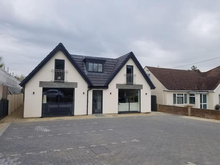 Maisy Lodge - Two Bed Lux Flat - Parking, Netflix, Wifi - Close To Blenheim Palace & Oxford - F2 Kidlington Eksteriør bilde
